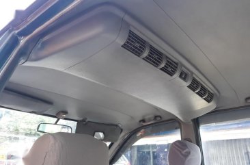 Selling 2nd Hand Toyota Revo 2000 in Quezon City