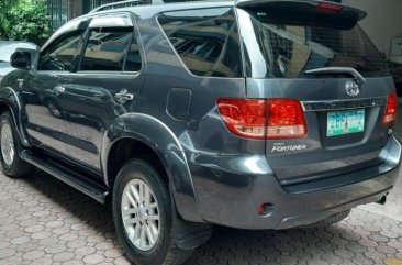 Selling 2nd Hand Toyota Fortuner 2005 Automatic Diesel at 80000 km in Manila