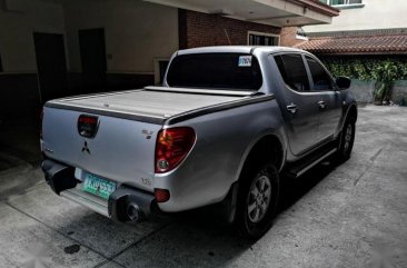 Selling 2nd Hand Mitsubishi Strada 2012 at 110000 km in Makati