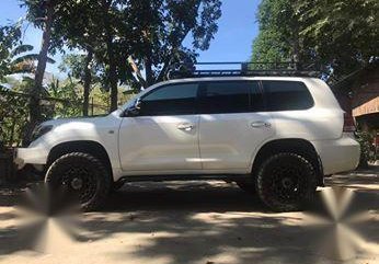 Selling 2nd Hand Toyota Land Cruiser 2008 Automatic Diesel at 110000 km in Batangas City