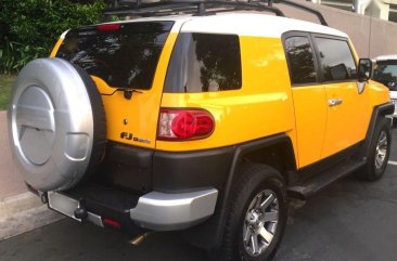 Selling Toyota Fj Cruiser 2015 Automatic Gasoline for sale in Pasig