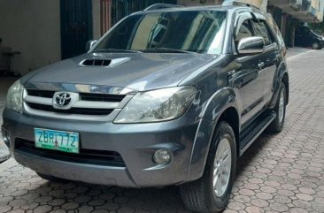 Selling 2nd Hand Toyota Fortuner 2005 Automatic Diesel at 80000 km in Manila