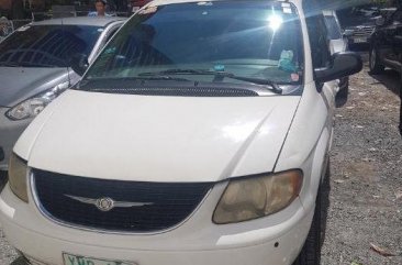 Selling 2nd Hand Chrysler Town And Country 2001 at 52000 km in Makati
