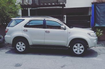 Selling 2nd Hand Toyota Fortuner 2010 at 70000 km for sale in Pasig