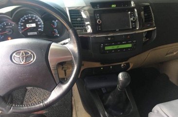 Selling 2nd Hand Toyota Fortuner 2014 Manual Diesel at 100000 km in Silang