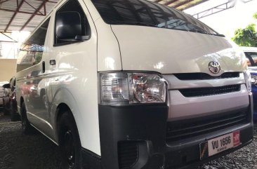 Selling White Toyota Hiace 2017 in Manual