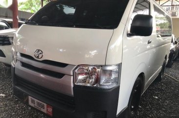 Selling White Toyota Hiace 2017 in Manual