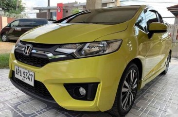 Selling 2015 Honda Jazz in Valenzuela