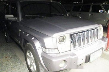 Selling Silver Jeep Commander 2010 at 40681 km 