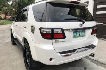 Selling White Toyota Fortuner 2005 Automatic Gasoline at 78000 km in Parañaque