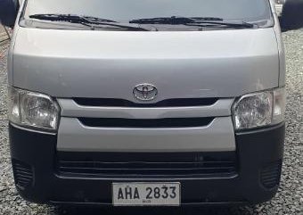 Sell 2nd Hand 2015 Toyota Hiace Manual Diesel at 30000 km in Quezon City