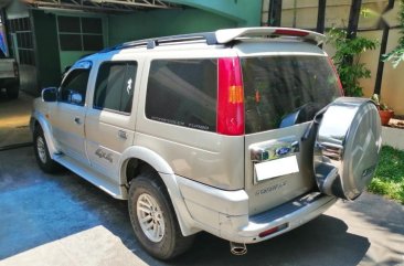 Sell 2nd Hand 2005 Ford Everest Manual Diesel at 120000 km in Quezon City