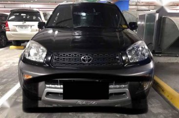 Selling Black Toyota Rav4 2000 in Quezon City