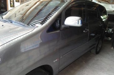 Selling Used Toyota Innova 2006 in Quezon City