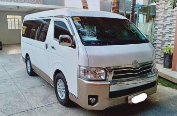 Selling White Toyota Grandia 2017 Van Automatic Diesel at 37000 km in San Carlos