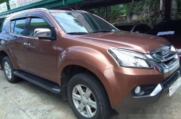 Brown Isuzu Mu-X 2016 at 37942 km for sale in Tanay 
