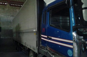 Selling 2nd Hand Mitsubishi Fuso 2005 Van in Guiguinto