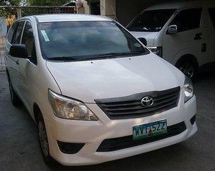 White Toyota Innova 2013 for sale in Tarlac 