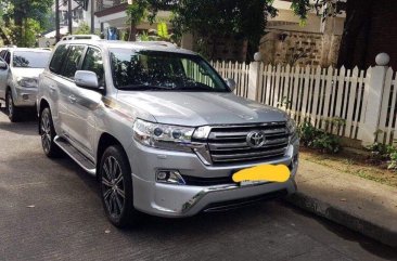 Selling Toyota Land Cruiser 2018 Automatic Diesel in Pasig