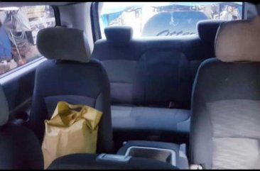 Selling Hyundai Grand Starex 2010 Manual Diesel in Navotas