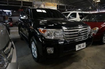 Selling Black Toyota Land Cruiser 2015 at 30000 km in Makati