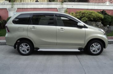 Selling Used Toyota Avanza 2012 Automatic Gasoline at 30000 km in Quezon City