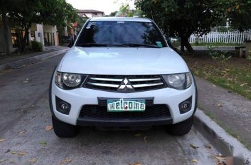 Selling Mitsubishi Strada 2011 Automatic Diesel in Las Piñas