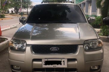 Selling 2nd Hand Ford Escape 2006 in Malolos