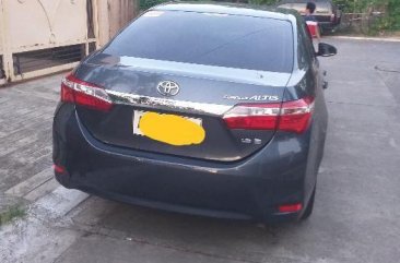 Selling Toyota Altis 2016 Manual Gasoline in Quezon City