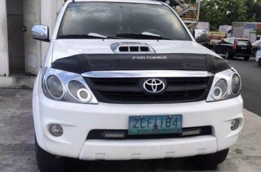 Selling White Toyota Fortuner 2007 at 105000 km in Quezon City