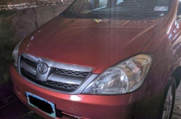 Red Toyota Innova 2008 for sale in Manual