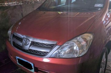 Red Toyota Innova 2008 for sale in Manual