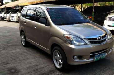 Selling Gold Toyota Avanza 2009 at 89,882 km in Cainta