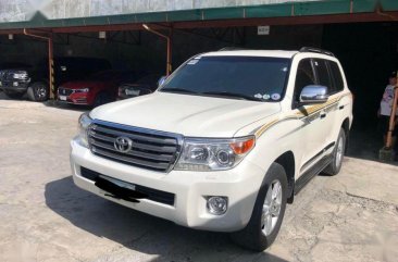 Selling Toyota Land Cruiser 2012 Automatic Diesel in Manila