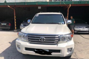 Selling Toyota Land Cruiser 2012 Automatic Diesel in Manila