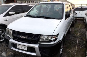 Selling 2nd Hand Isuzu Crosswind 2017 in Cainta