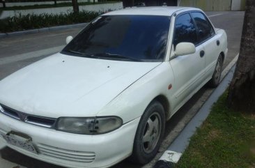 Sell White 1995 Mitsubishi Lancer in Mandaue