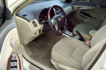 Pearl White Toyota Altis 2013 for sale in Quezon City