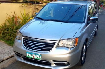 2nd Hand Chrysler Town And Country 2012 at 42000 km for sale