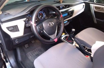 Selling Toyota Altis 2017 Manual Gasoline in Quezon City