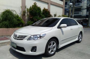 Pearl White Toyota Altis 2013 for sale in Quezon City