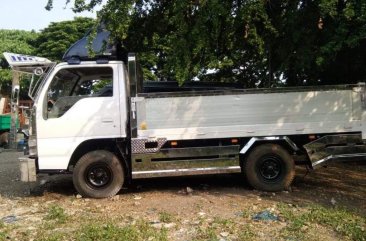 Selling 2nd Hand Isuzu Elf 2013 in Meycauayan