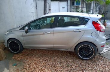 Selling 2nd Hand Ford Fiesta 2014 in Pasig