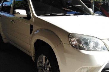 2nd Hand Ford Escape 2011 Automatic Gasoline for sale in Angeles