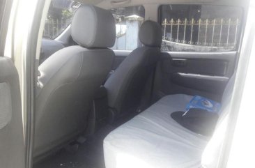 2nd Hand Toyota Hilux 2014 Manual Diesel for sale in Muntinlupa