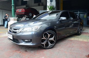 Selling 2nd Hand Honda Accord 2015 Automatic Gasoline at 5000 km in Quezon City