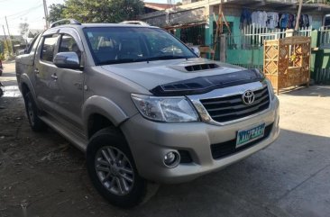 Selling 2nd Hand Toyota Hilux 2014 in Alcala