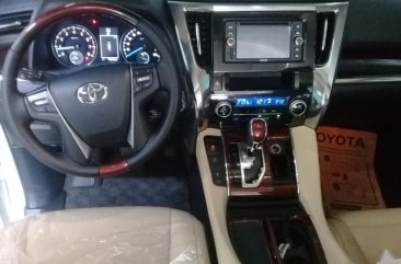 Sell 2nd Hand 2016 Toyota Alphard at 15000 km in Quezon City