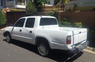 2nd Hand Toyota Hilux 2003 Manual Diesel for sale in Cebu City