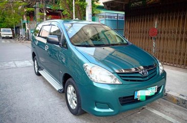 Sell 2nd Hand 2010 Toyota Innova at 70000 km in Manila